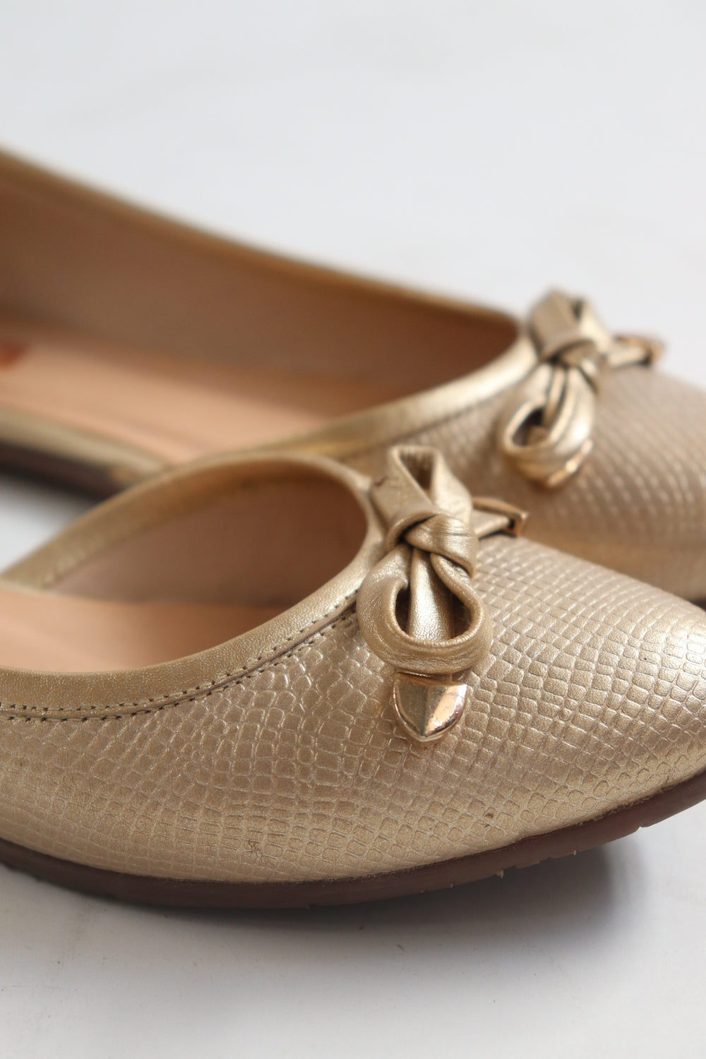 Bailarinas Hispanitas Basil Mujer Doradas Y Bailarinas Doradas De - Main Image