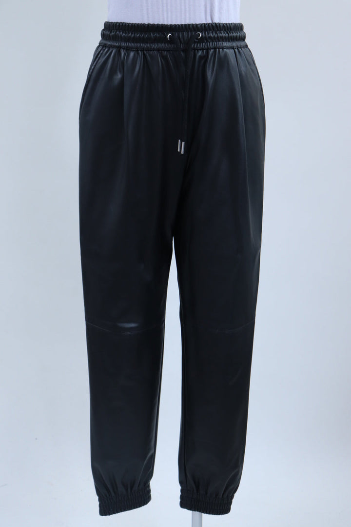 Jogger Cuero Negro