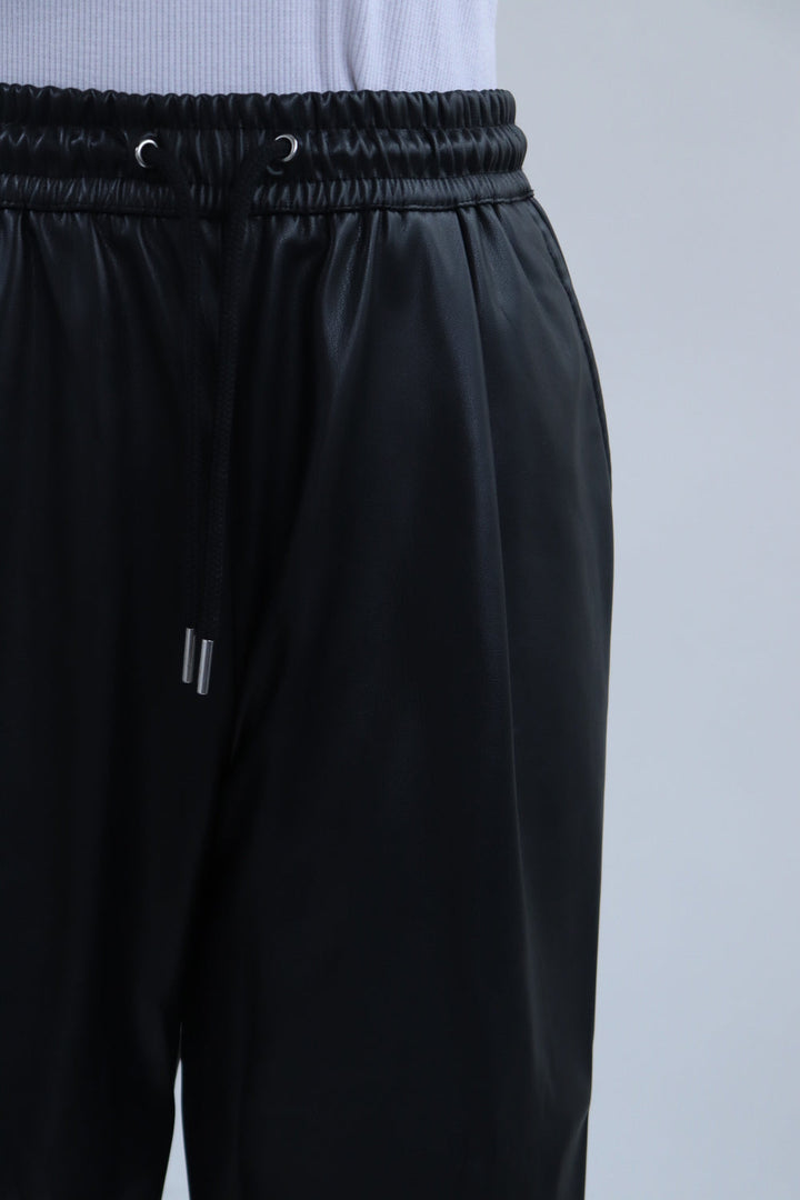 Jogger Cuero Negro