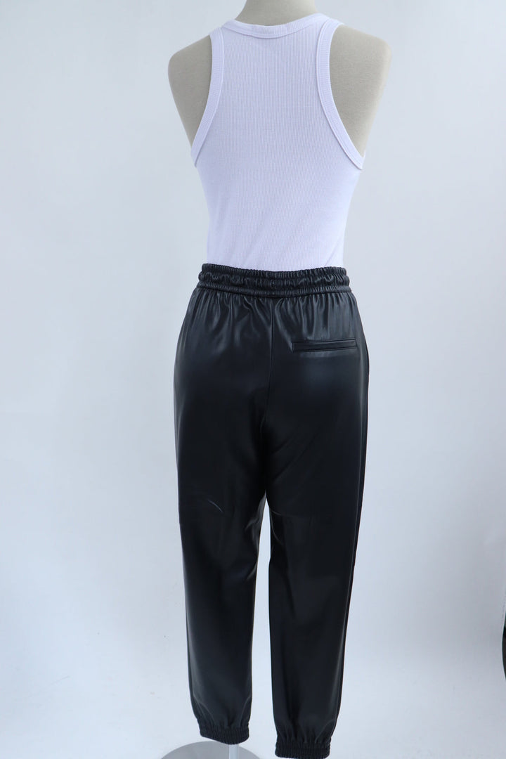 Jogger Cuero Negro