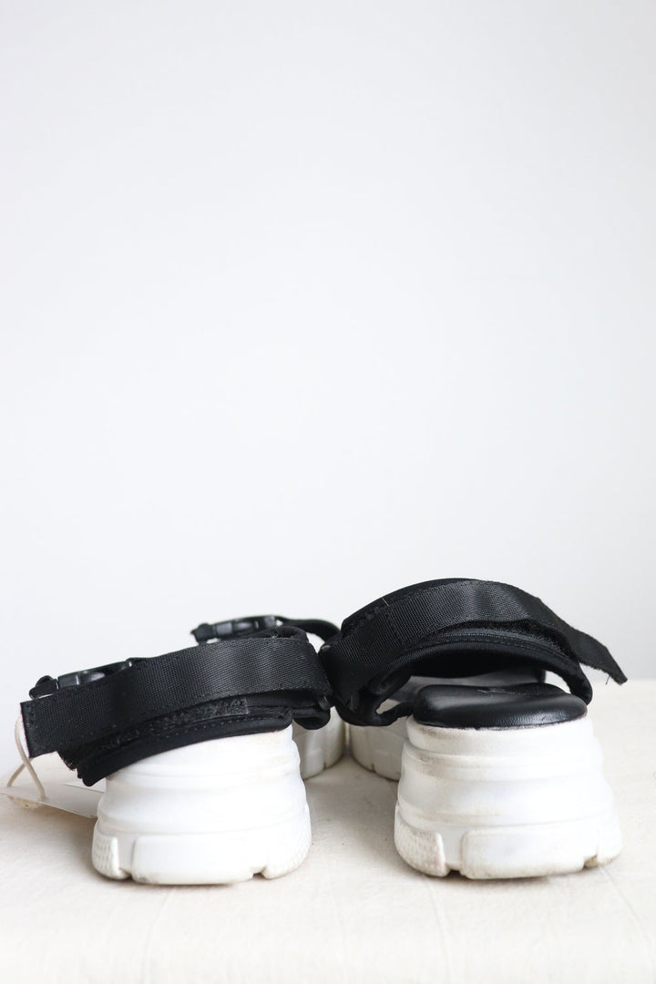 Sandalias Chunky Negras