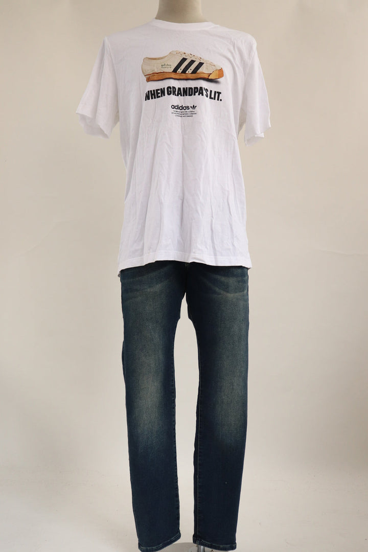 Camiseta Blanca Zapato