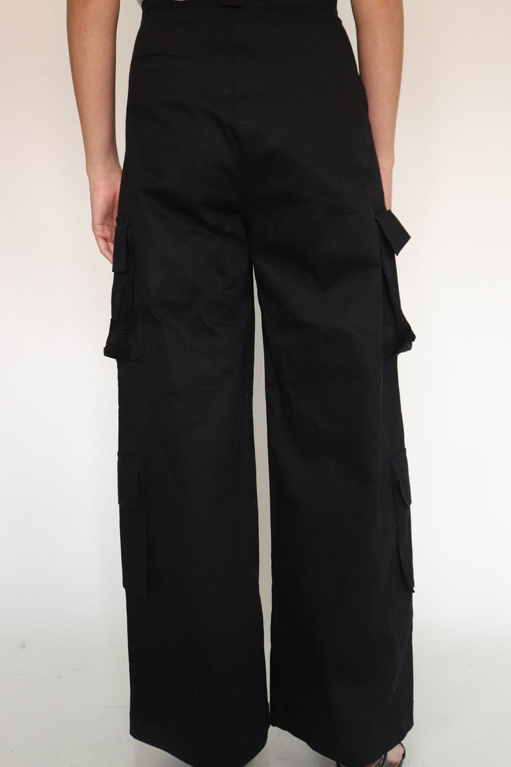 Pantalon Negro Cargo