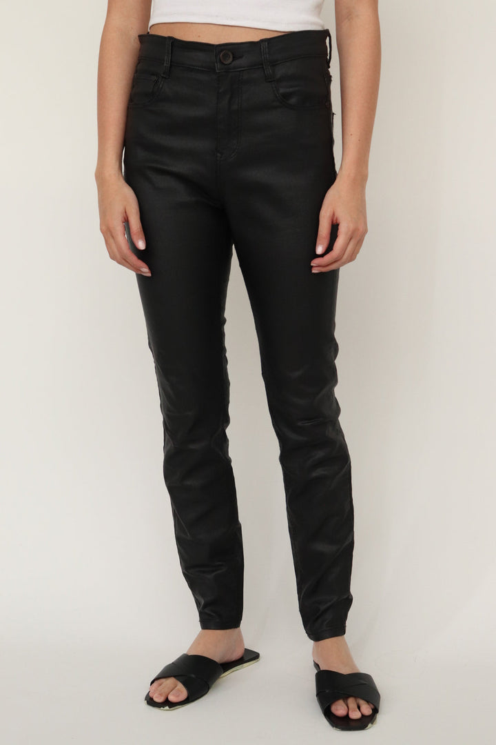 Pantalon Negro Encerado