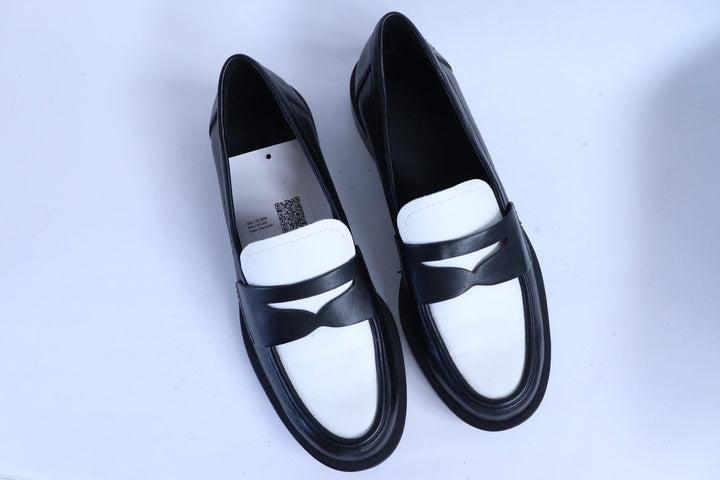 Mocasines Blancos y Negros