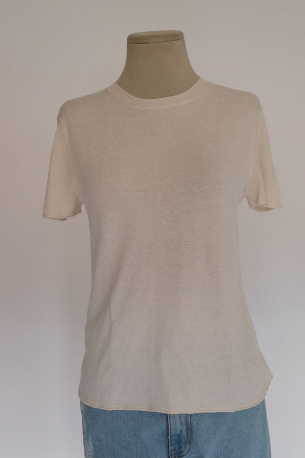 camiseta beige zara