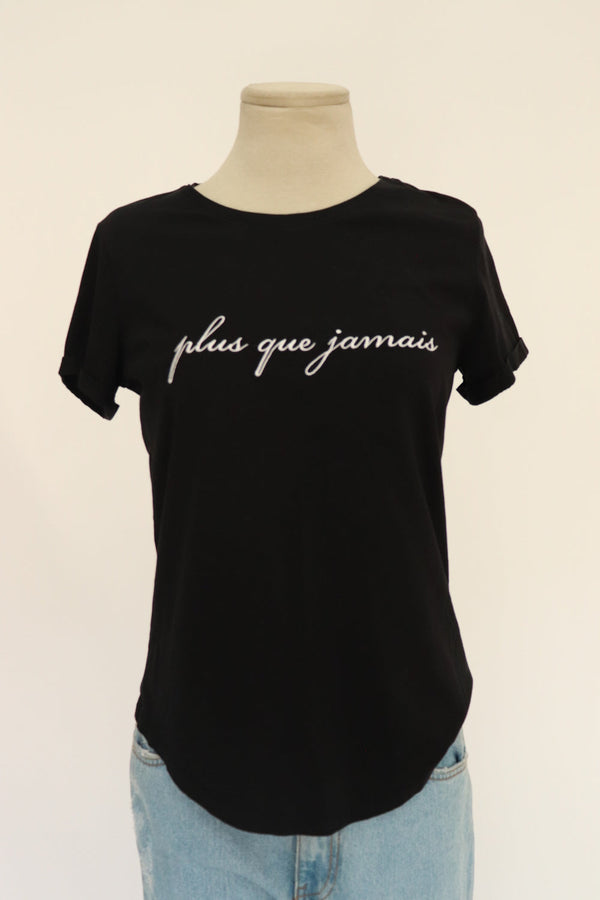 Camiseta Negra Bordada