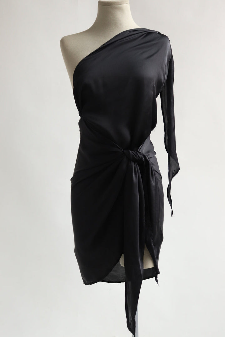 Vestido Negro Amarrar