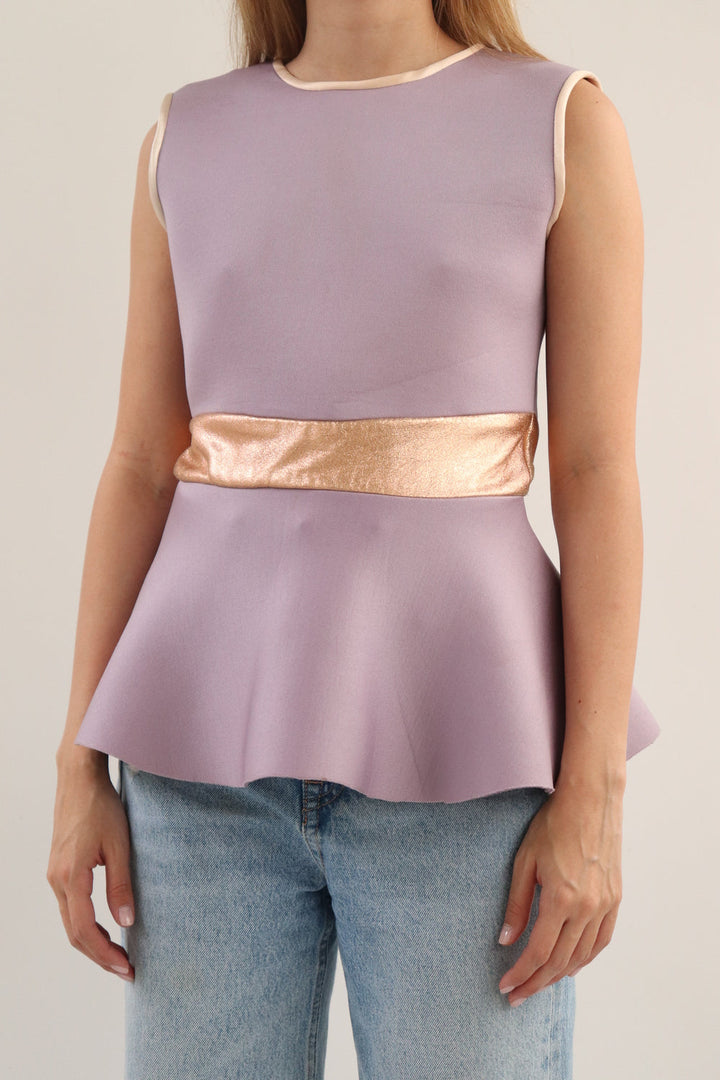 Top Morado Peplum