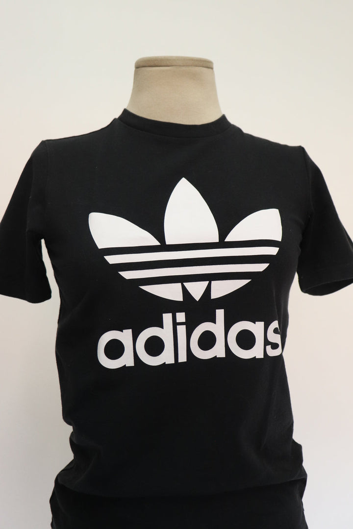 Camiseta Adidas Negra