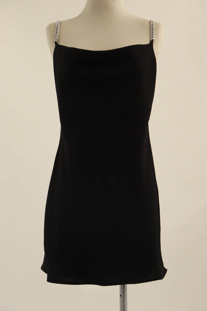 Vestido Negro Cadena