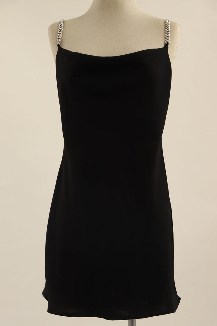 Vestido Negro Cadena