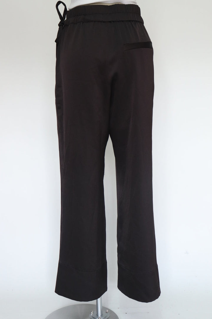 Jogger Negro Satinado