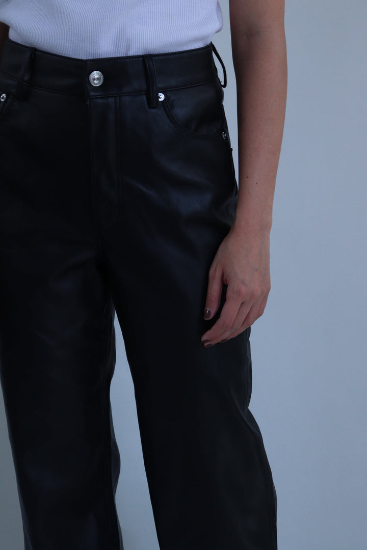 Pantalon Cuero Negro