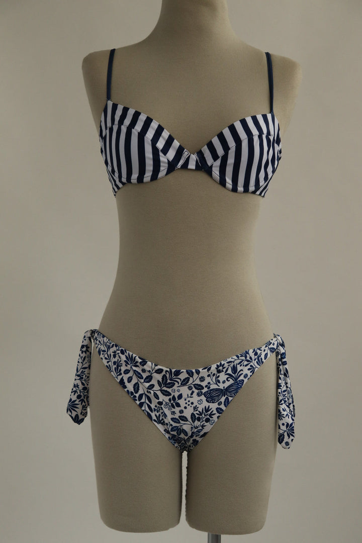 Bikini Azul y Blanco