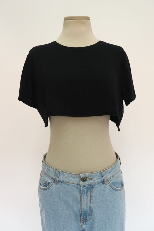 Camiseta Crop Negra