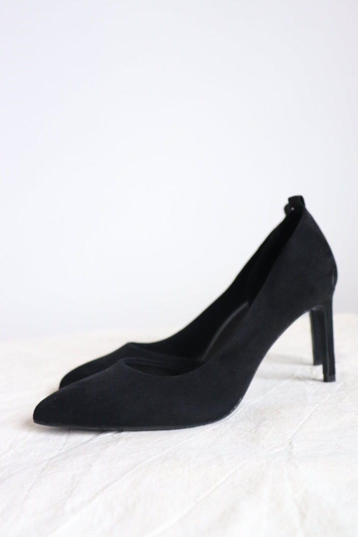 Tacones Negros Abiertos