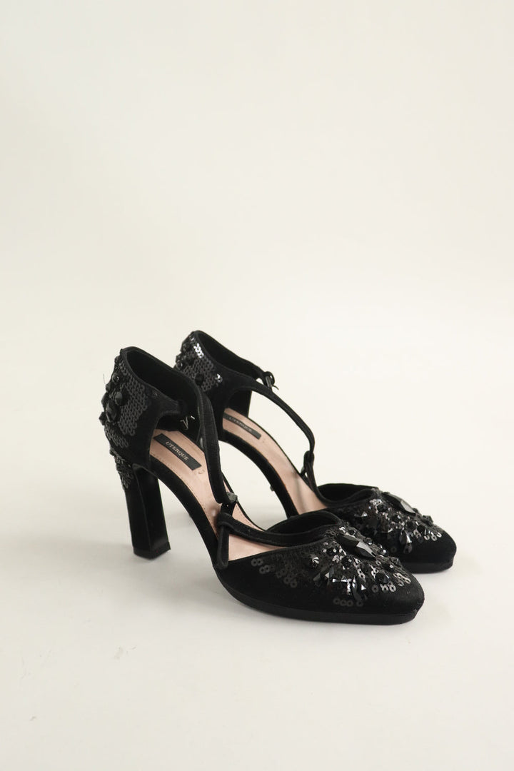 Tacones Negros Piedras