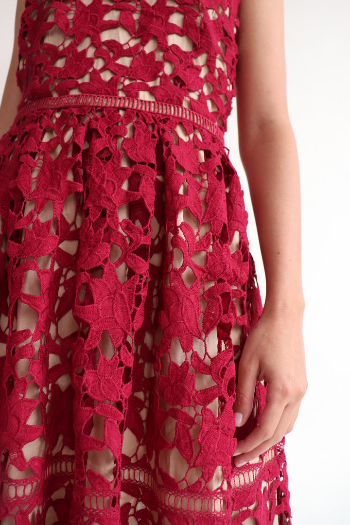 Vestido Vinotinto Encaje