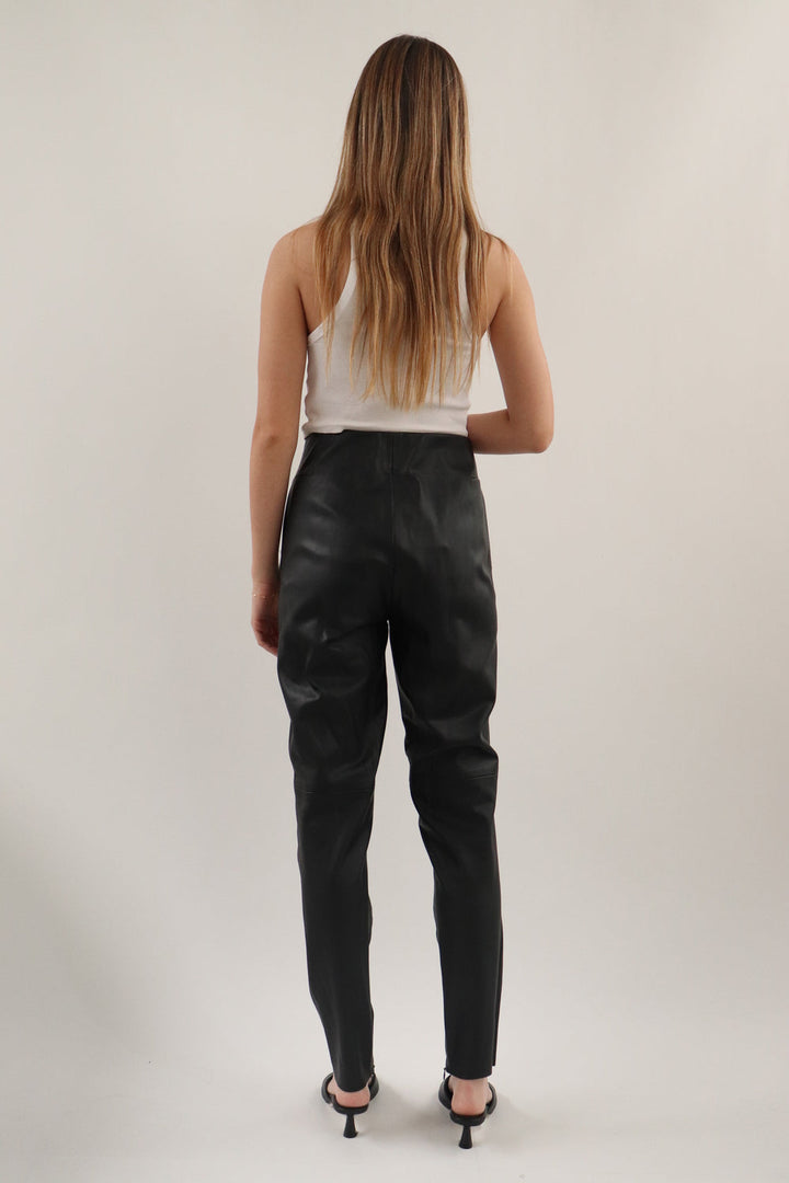 Pantalon Cuero Negro