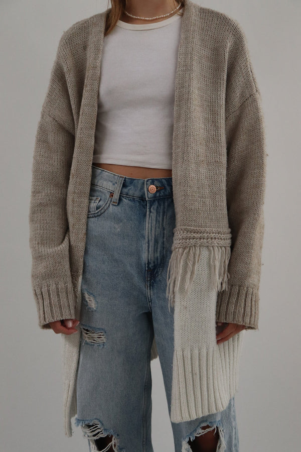 Cardigan Beige Flecos