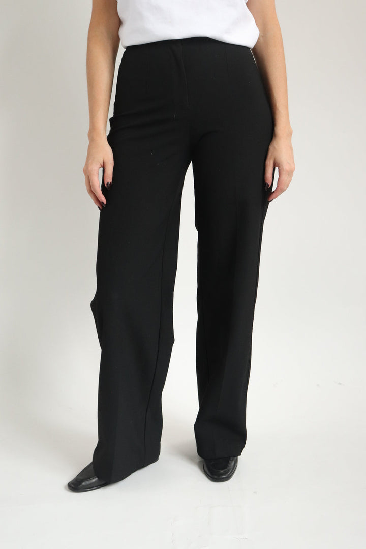 Pantalon Negro Basico