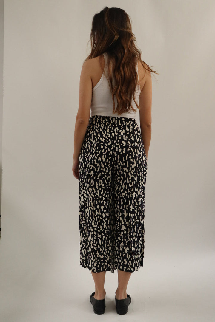 Pantalon Negro Leopardo