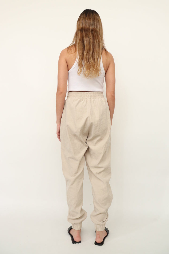 Jogger Beige Suave