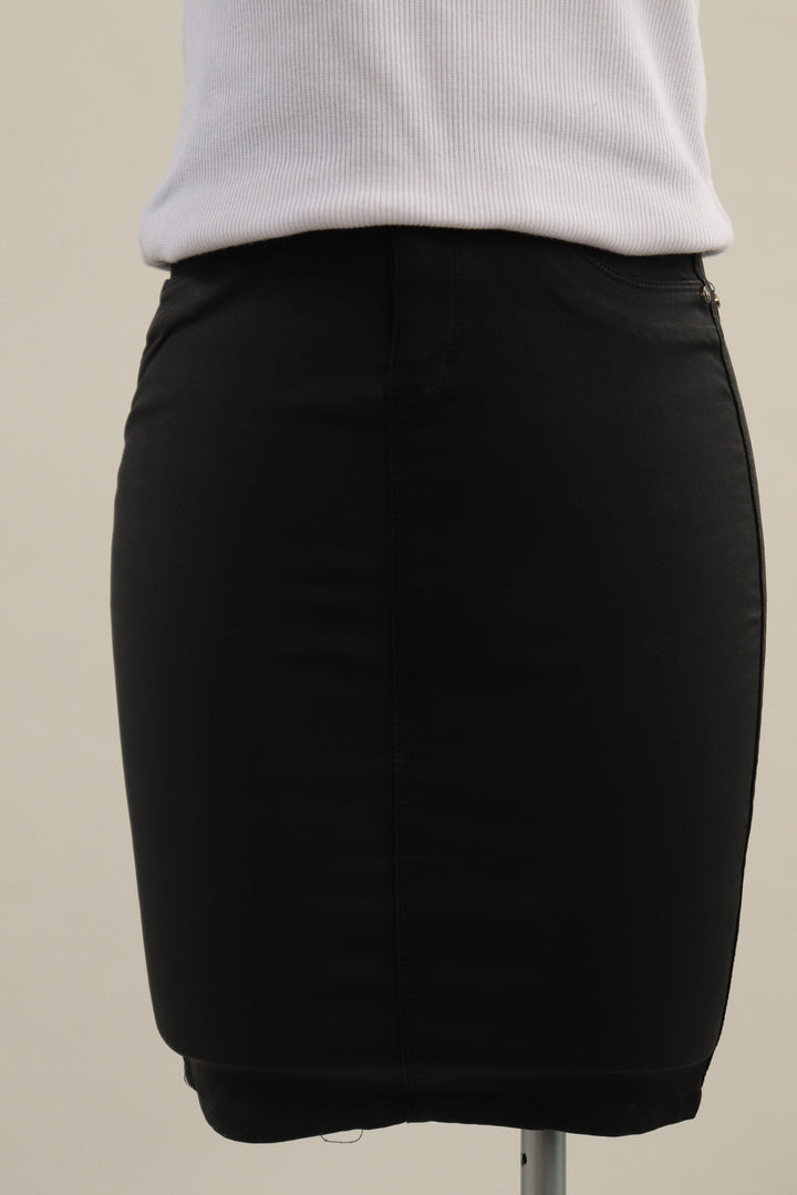Falda Negra Pegada