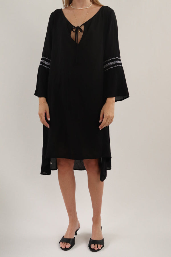 Vestido Negro Bohemio