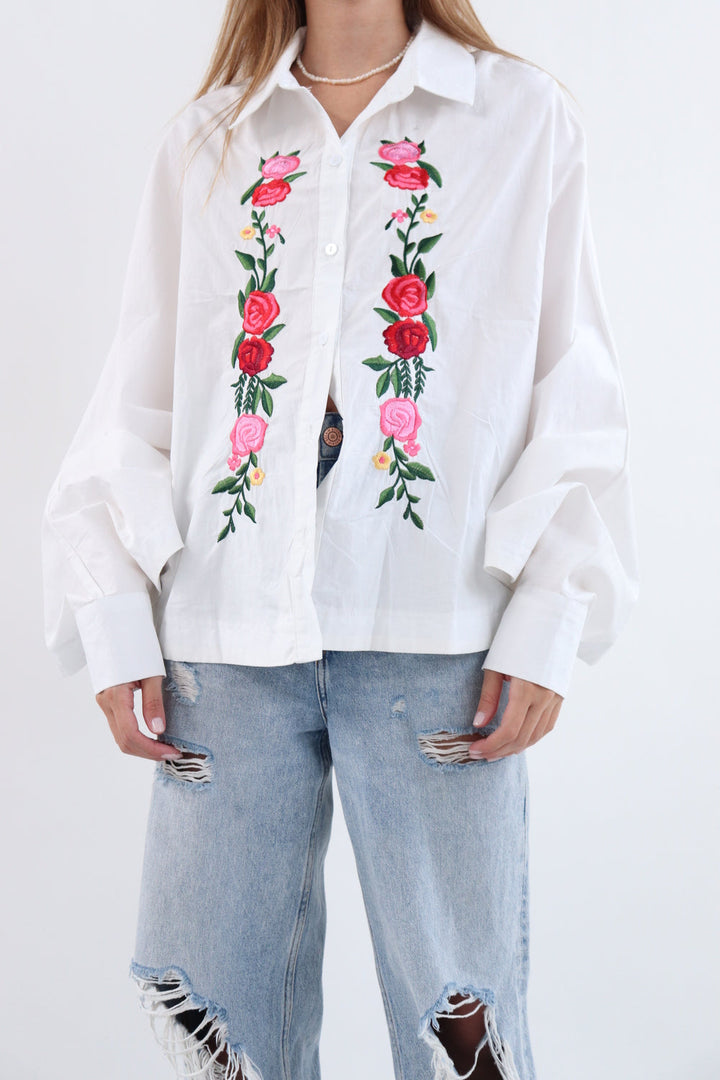 Camisa Flores Bordadas